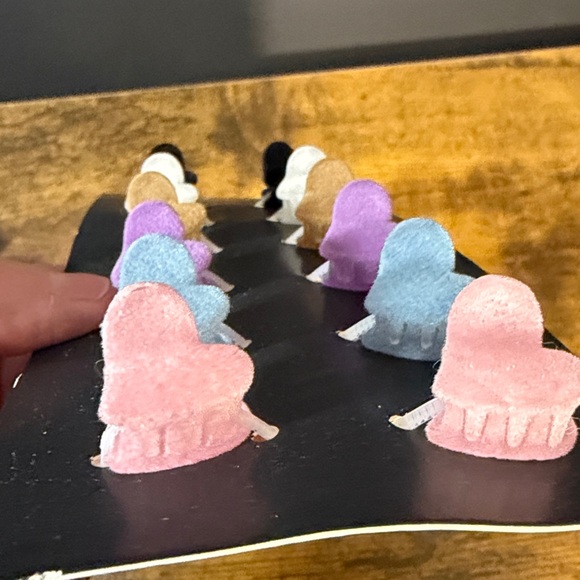 Hair Clips. 2 sets. - Picture 5 of 5